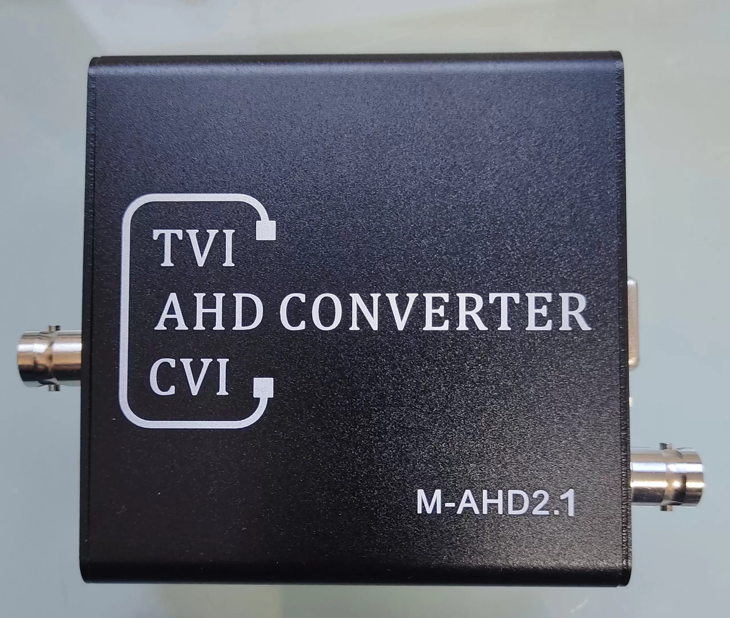 ממיר מBNC לCVBS/VGA/HDMI